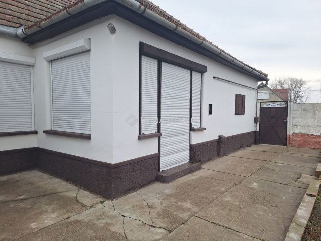 Eladó családi ház, Bátmonostoron 16.5 M Ft, 3 szobás