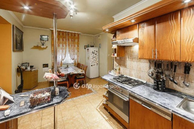 Eladó családi ház, Kecskeméten 68.9 M Ft, 4 szobás