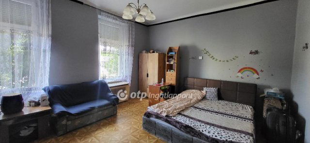 Eladó téglalakás, Győrött 33.99 M Ft, 1 szobás