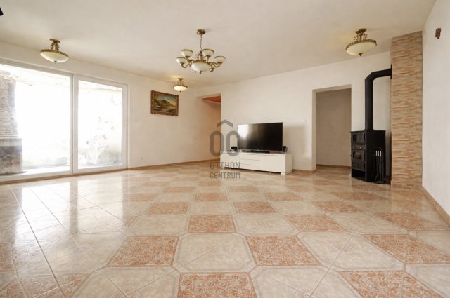 Eladó családi ház, Diósdon 250 M Ft, 7 szobás