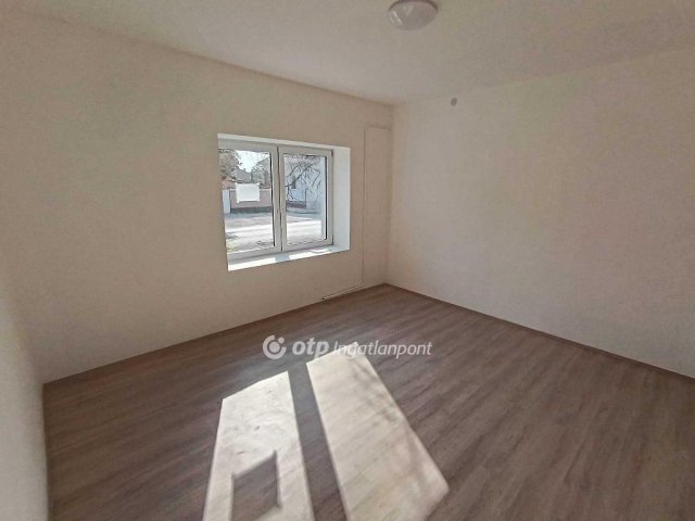 Eladó családi ház, Zagyvarékason 17.5 M Ft, 2 szobás