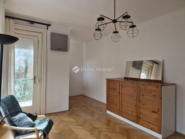 Eladó téglalakás, Budapesten, III. kerületben 140.5 M Ft