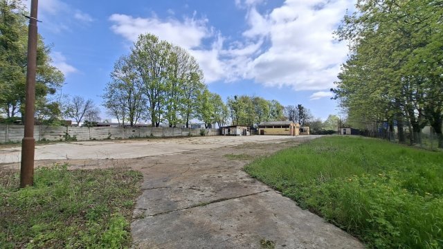 Kiadó ipari ingatlan, Keszthelyen 2000 E Ft / hó