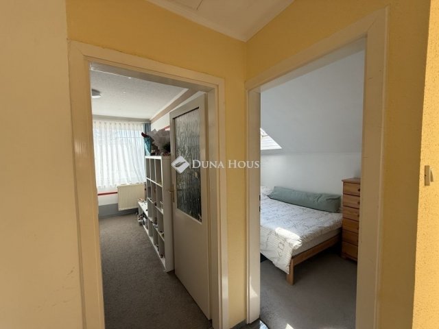 Eladó családi ház, Felsőpakonyban 79.8 M Ft, 4 szobás