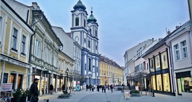 Eladó üzlethelyiség, Székesfehérvárott 95 M Ft