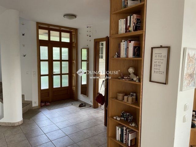 Eladó családi ház, Gödöllőn 169 M Ft, 7 szobás