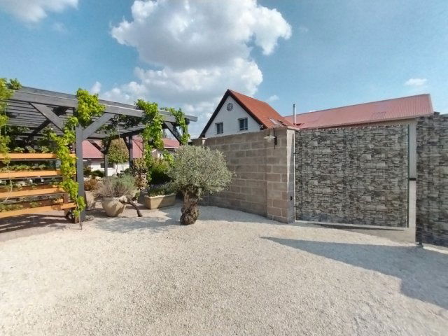 Eladó üzlethelyiség, Budapesten, XVII. kerületben 380 M Ft