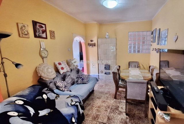 Eladó családi ház, Szekszárdon 33.99 M Ft, 4 szobás