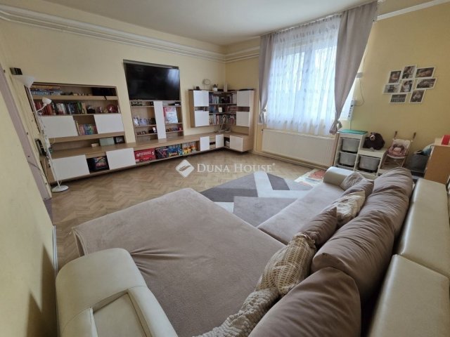 Eladó téglalakás, Budapesten, IV. kerületben 69.9 M Ft, 2 szobás