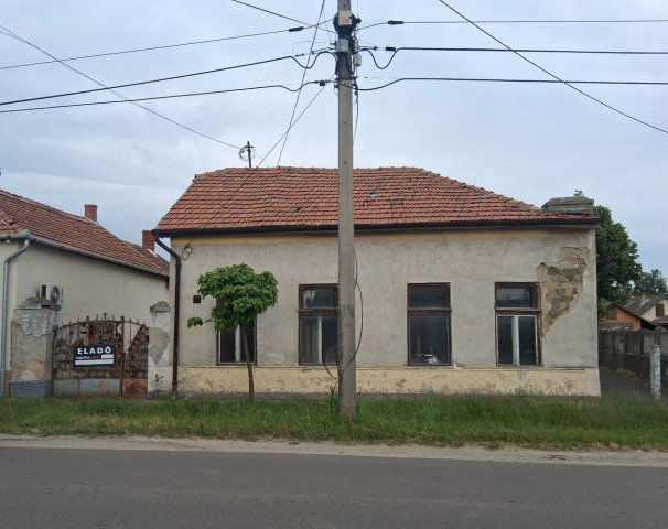 Eladó családi ház, Mezőcsáton 14.04 M Ft, 1+1 szobás