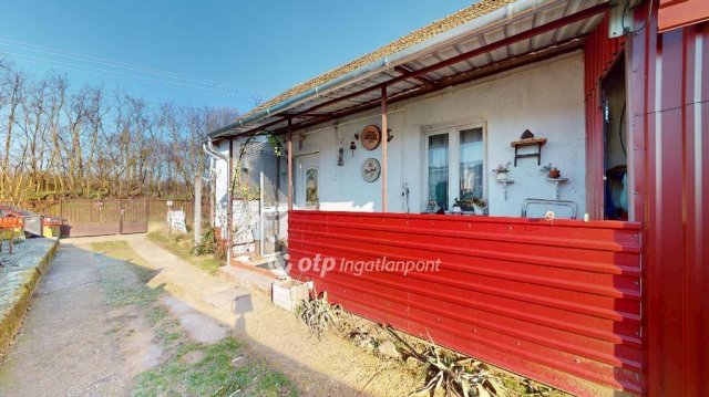 Eladó családi ház, Nyírtéten 8 M Ft, 1 szobás