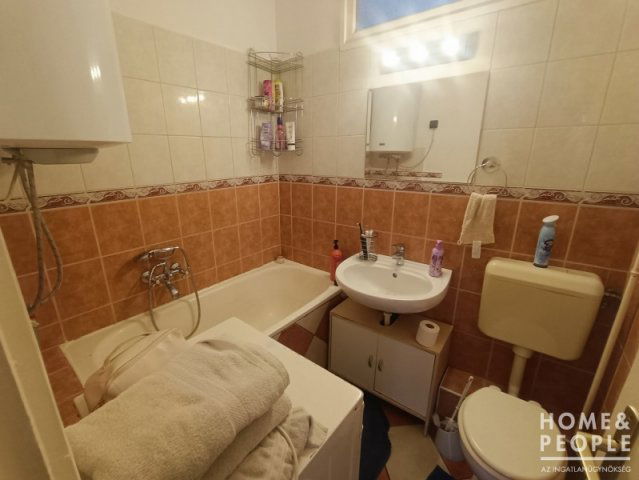 Eladó téglalakás, Makón 43.99 M Ft, 2 szobás