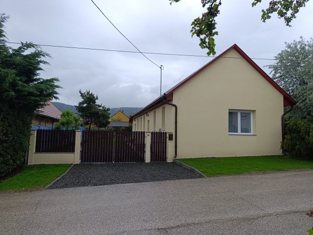 Eladó családi ház, Piliscséven, Urbanics utcában 85 M Ft