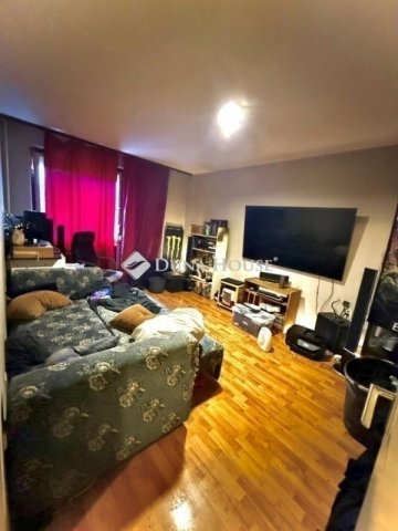 Eladó panellakás, Pécsett 35.9 M Ft, 2 szobás