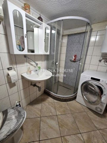 Eladó sorház, Szigetszentmiklóson 89.9 M Ft, 5 szobás