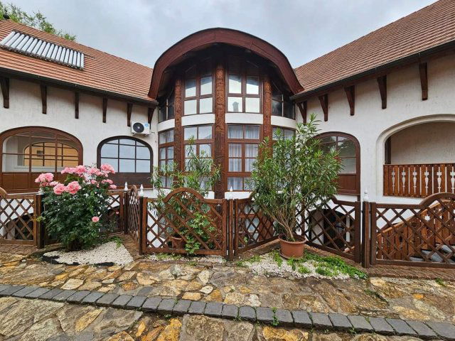 Eladó hotel, Hajdúszoboszlón 285 M Ft, 14 szobás