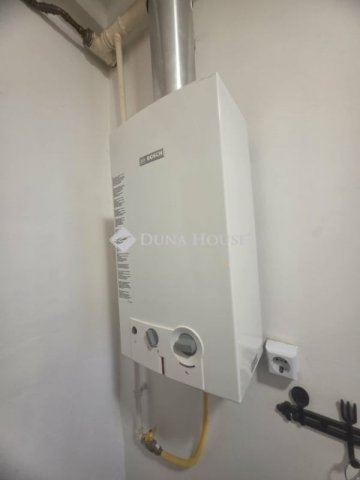 Eladó téglalakás, Pécsett 39.99 M Ft, 1 szobás