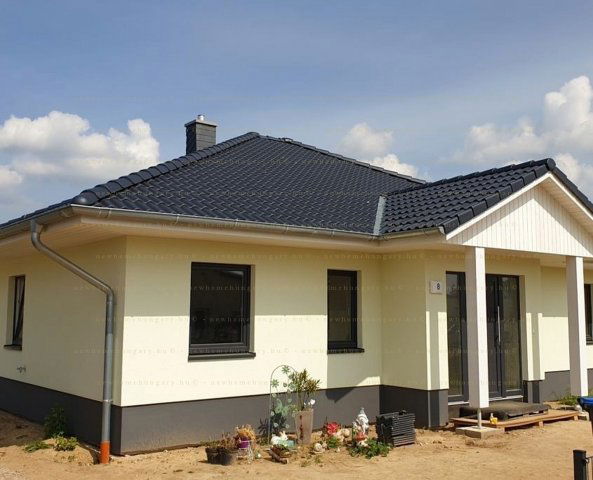 Eladó családi ház, Kecskeméten 88.9 M Ft, 5 szobás