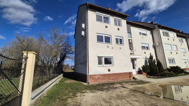 Eladó téglalakás, Répcelakon 27.3 M Ft, 2 szobás