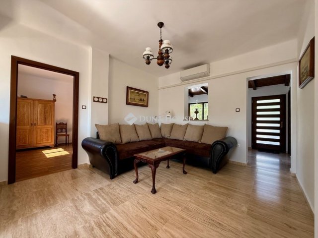 Kiadó családi ház, albérlet, Balatonfüreden 690 E Ft / hó