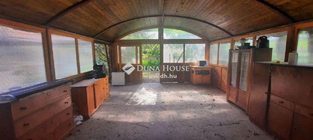 Eladó nyaraló, Sukorón 49 M Ft, 5 szobás / költözzbe.hu