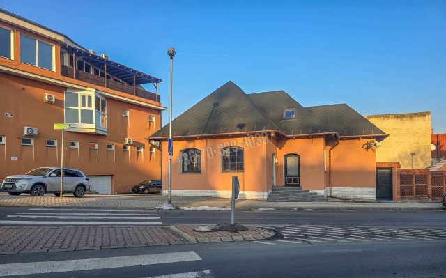 Eladó ipari ingatlan, Sopronban 90 M Ft, 4 szobás