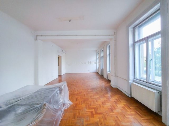 Eladó téglalakás, Budapesten, VII. kerületben 128 M Ft, 3 szobás