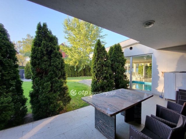 Eladó téglalakás, Siófokon 119.9 M Ft, 3 szobás