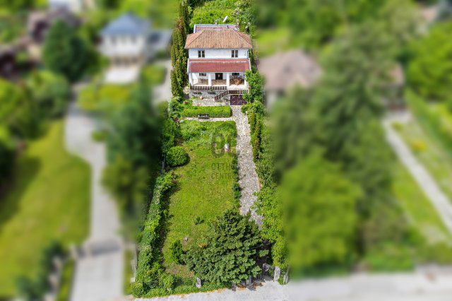 Eladó családi ház, Leányfaluban 129.9 M Ft, 7 szobás