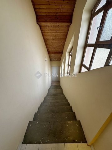 Eladó családi ház, Siklóson 74.5 M Ft, 5 szobás
