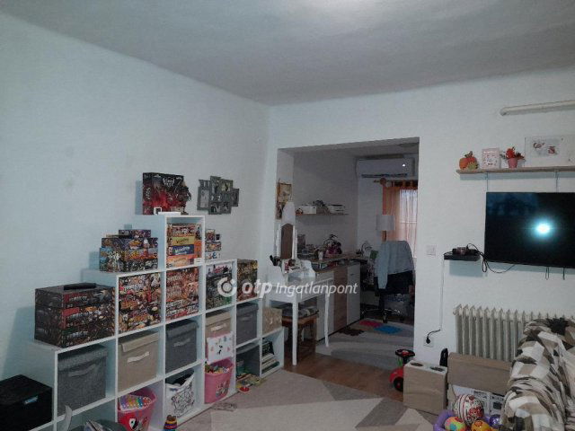 Eladó családi ház, Szegeden 49.99 M Ft, 3 szobás