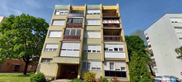 Eladó téglalakás, Dombóváron, Bezerédj utcában 19.5 M Ft
