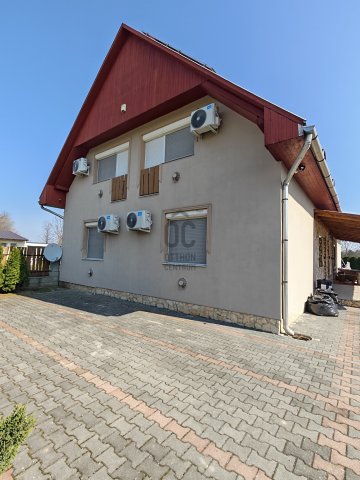 Eladó ikerház, Siófokon 99 M Ft, 6 szobás / költözzbe.hu