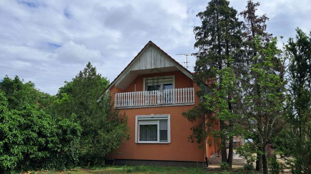 Eladó családi ház, Debrecenben 89.99 M Ft, 4 szobás