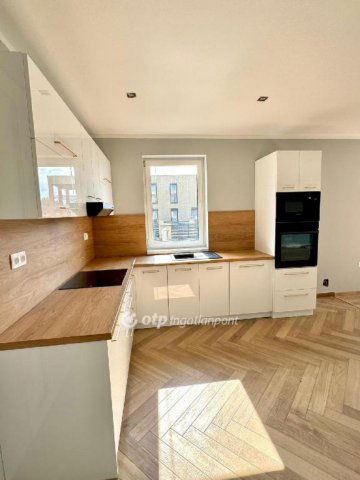 Eladó ikerház, Egerben 98.9 M Ft, 3+1 szobás