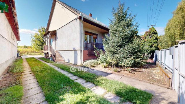 Eladó családi ház, Nagyhalászban 35 M Ft, 2 szobás