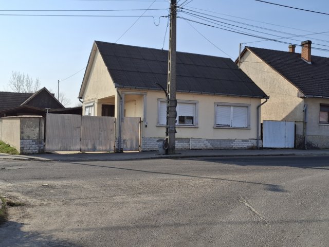 Eladó családi ház, Szécsényen 34.9 M Ft, 3 szobás