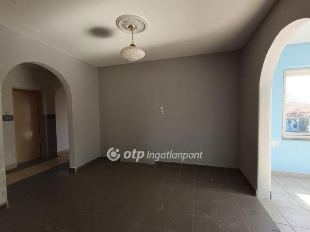 Eladó családi ház, Gyöngyösorosziban 15 M Ft, 3 szobás