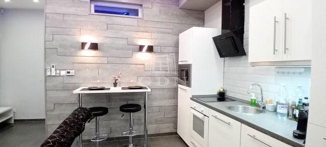 Eladó téglalakás, Budapesten, VII. kerületben 58.9 M Ft