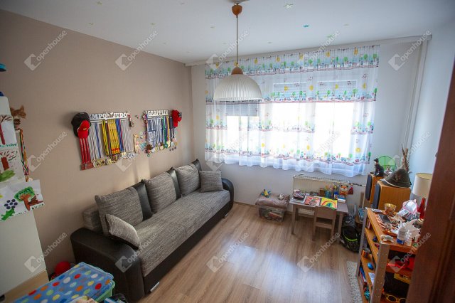 Eladó panellakás, Székesfehérvárott 54.9 M Ft, 2 szobás