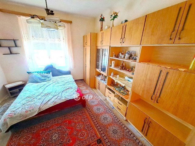 Eladó családi ház, Kocséren 21.5 M Ft, 4 szobás