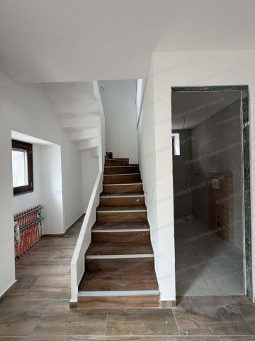 Eladó családi ház, Környén 114.99 M Ft, 5 szobás