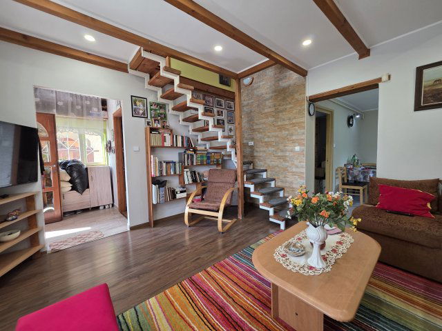 Eladó családi ház, Szigetcsépen 109.9 M Ft, 3 szobás