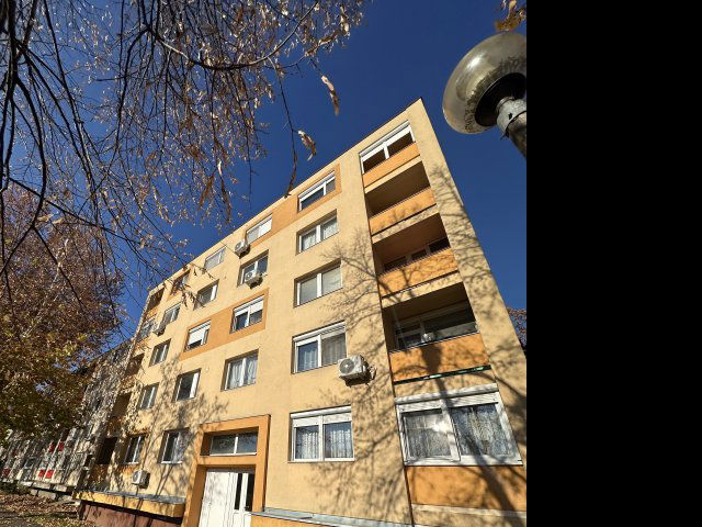 Eladó panellakás, Nyíregyházán, Eperjes utcában 34.5 M Ft