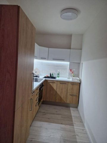 Kiadó téglalakás, albérlet, Pécsett 250 E Ft / hó, 3 szobás