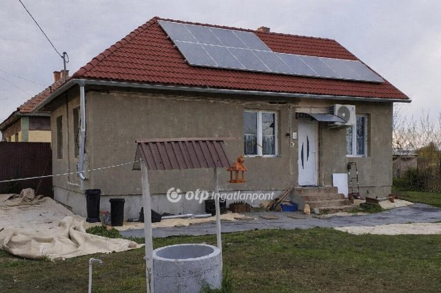 Eladó családi ház, Ludason 26.7 M Ft, 2+1 szobás