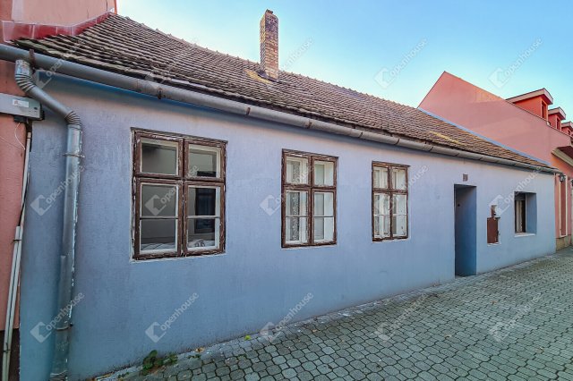 Eladó családi ház, Mosonmagyaróváron 39.9 M Ft, 4 szobás