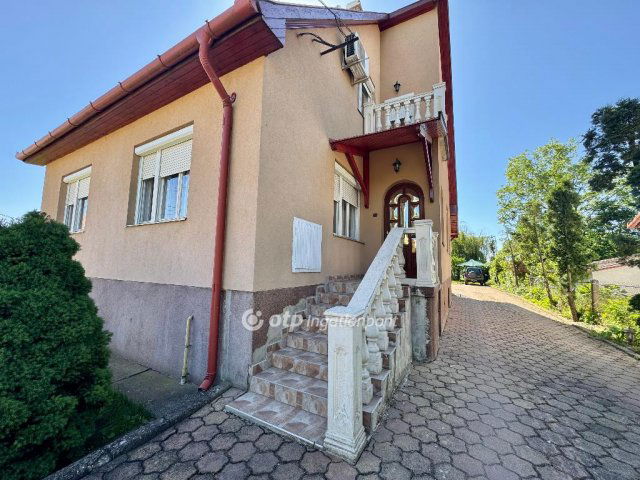 Eladó családi ház, Debrecenben 94.9 M Ft, 4 szobás