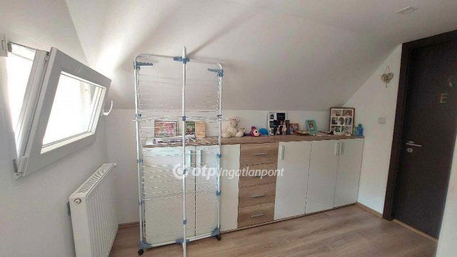 Eladó családi ház, Szentendrén 159.9 M Ft, 4+1 szobás