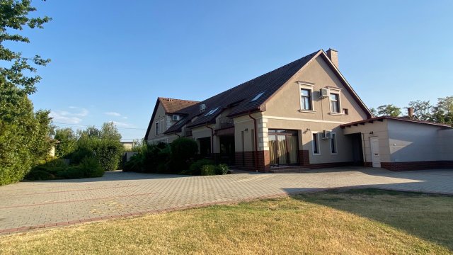 Eladó hotel, Dunapatajon 250 M Ft, 6 szobás / költözzbe.hu